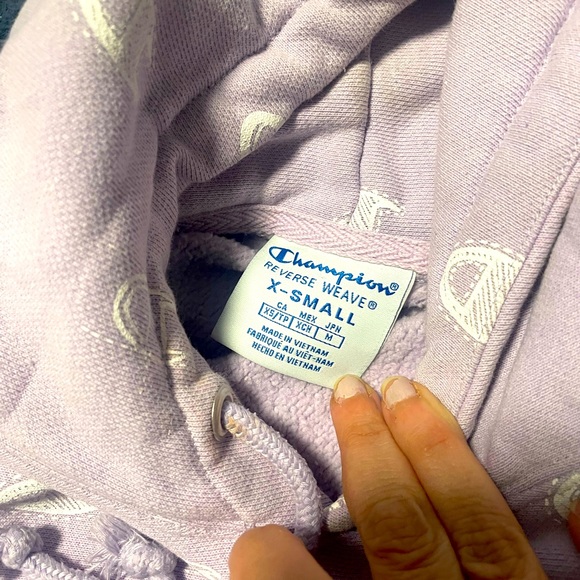 2/$40 Champion lilac reverse weave women's hoodie size XS - Picture 3 of 5